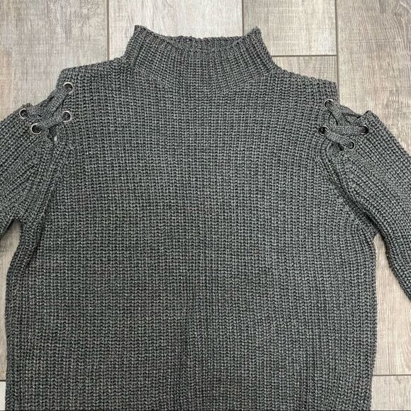 John + Jenn Lace Up Cold Shoulder Long Sleeve Sweater Dark Gray Size Medium - Picture 3 of 9
